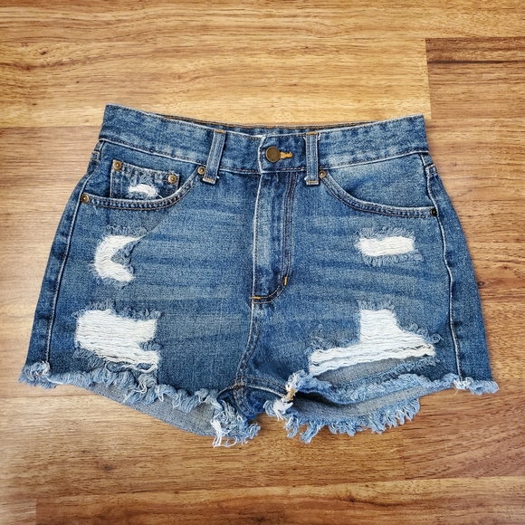 Just Black Size Medium High Rise Cutoff Jean Shorts - Picture 1 of 7